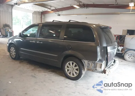 2016 Chrysler Town & Country Touring from USA, damaged, VIN 2C4RC1BG0GR305884